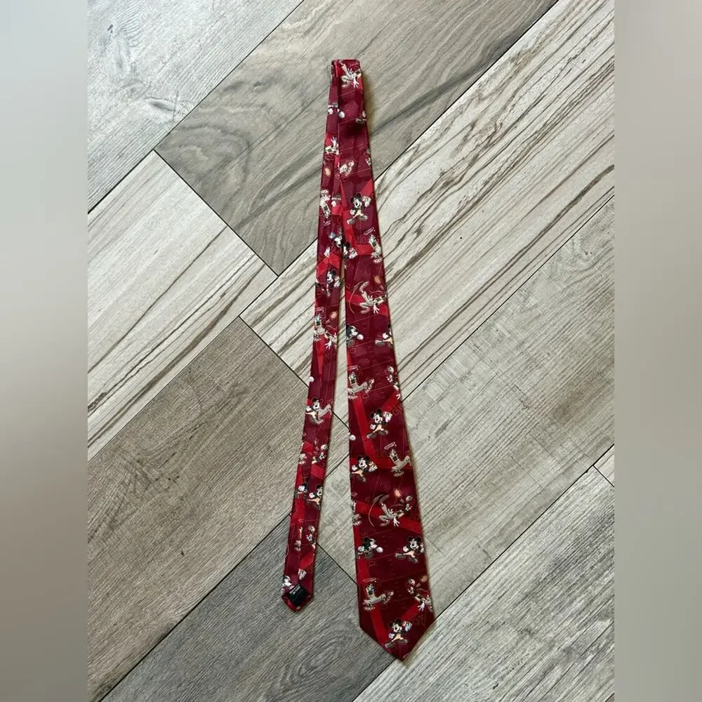 Vintage Disney Mickey Mouse Goofy burgundy football tie NFL men’s gift sports